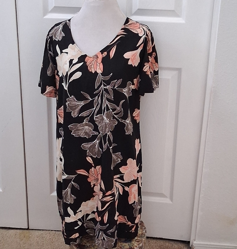Nicole Miller Original Linen Blend Floral Dress    Size L